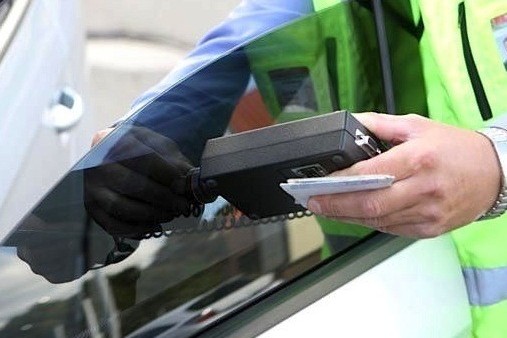 В Казани непокорный водитель отбился от штрафа за тонировку, а потом сам наказал гаишников рублем