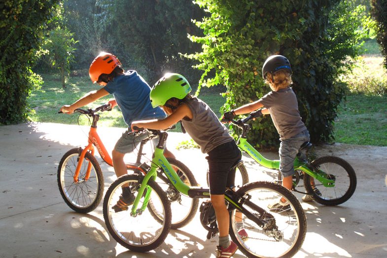 В Татарстане семья получила «черную метку» за то, что ребенок один катался на велосипеде