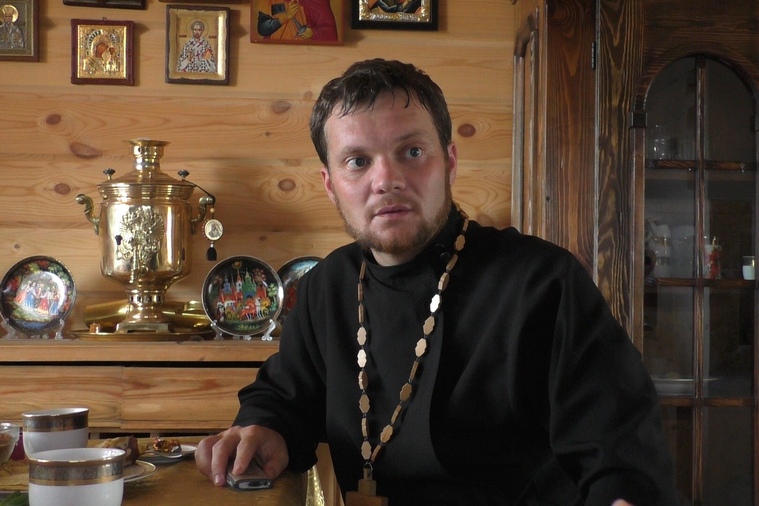 Скандал со спиленным крестом в Татарстане ударил не по депутату, а по священнику