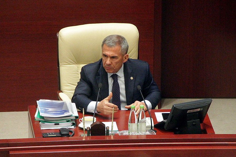 «В преддверии выборов такие вещи разве можно делать?!»... Минниханов дал понять, что вопрос о татарском языке в школах может повлиять на результаты мартовского голосования