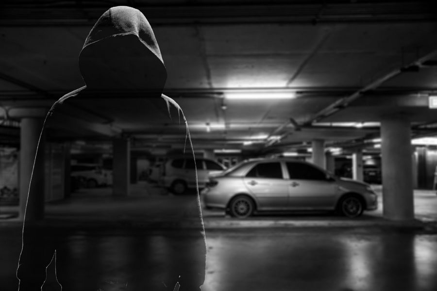 В Казани рэкетиры вымогают по 500 рублей у автомобилистов, угрожая разбить машины