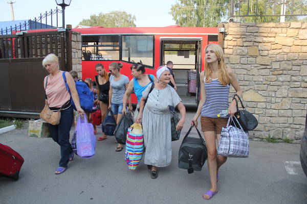 Приехавших много, беженцев - только шестеро