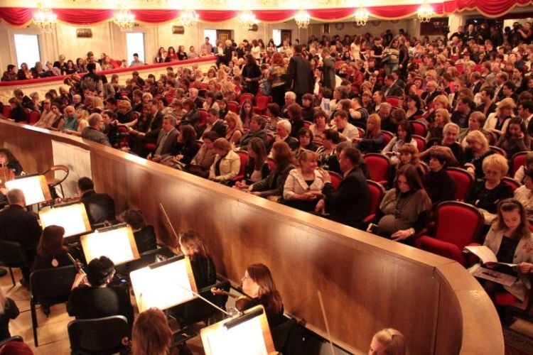 «Банкрота» везут в Москву, «Кардиополитику» - из Москвы 