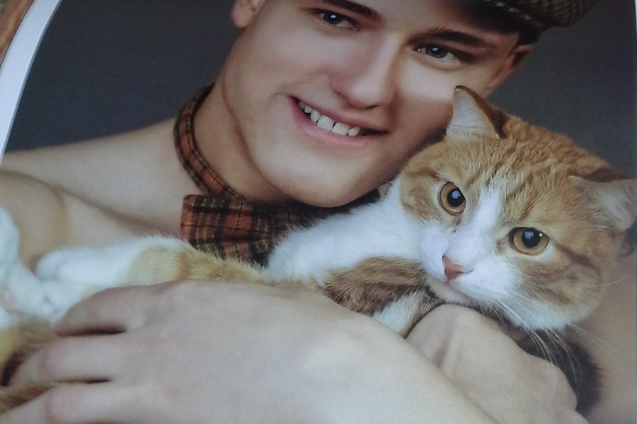 Как эротический календарь казанским кошкам помог