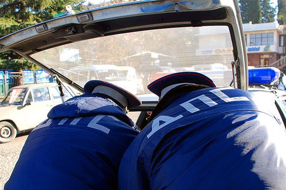 «Ты что, самый умный?»: казанец доказал в суде, что гаишники не имеют права досматривать машину без причин