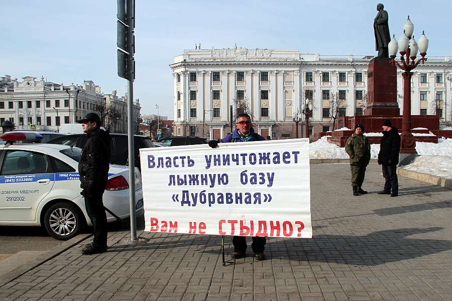 Хозяин базы «Дубравная» вновь вышел на «лыжню войны»