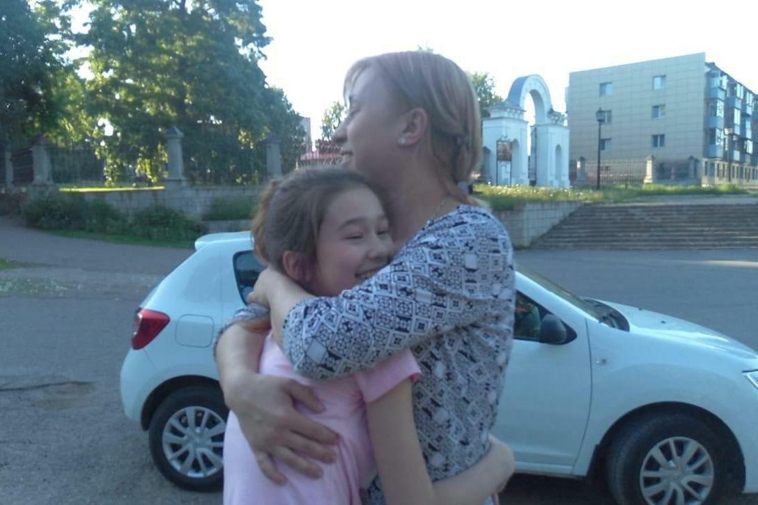 «А органам опеки неповадно будет»: в Казани бабушка с помощью прокурора вернула внучку из детдома