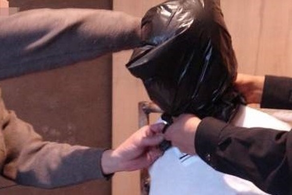 Новый пыточный скандал в Татарстане: «Всё, что я мог, — это кричать, когда полицейские снимали пакет с головы»