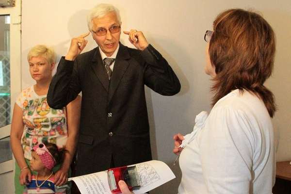 Жалует президент, да не жалует министерство