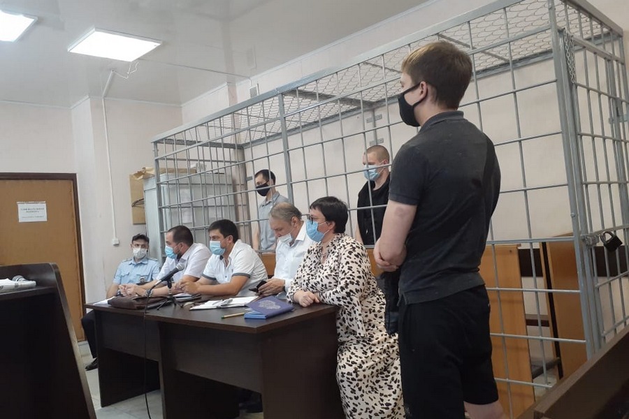 «В ОПГ не состоят»: вымогатели отжали квартиру у казанца, взяв его в плен