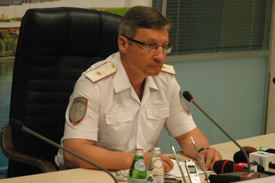 Сами они не местные, или Кто в городе хозяин?