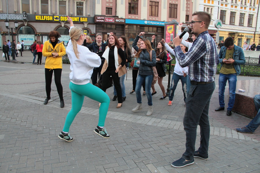 В Казани прошел флешмоб в честь фестиваля мусульманского кино