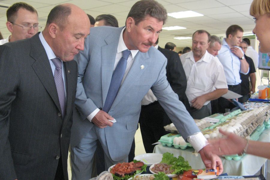 Наш пармезан дешевле и вкуснее. А итальянцы-то не знают