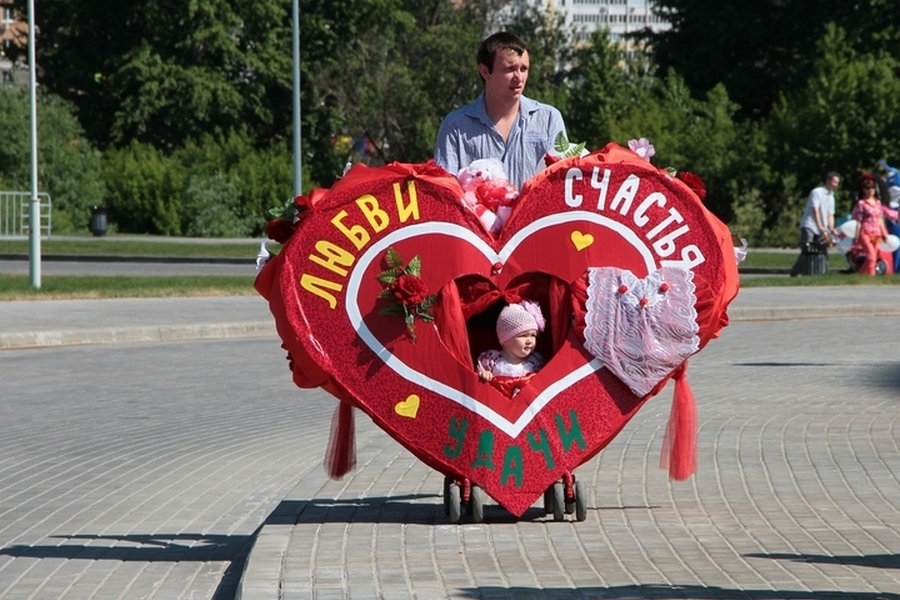 В Казани прошел парад колясок