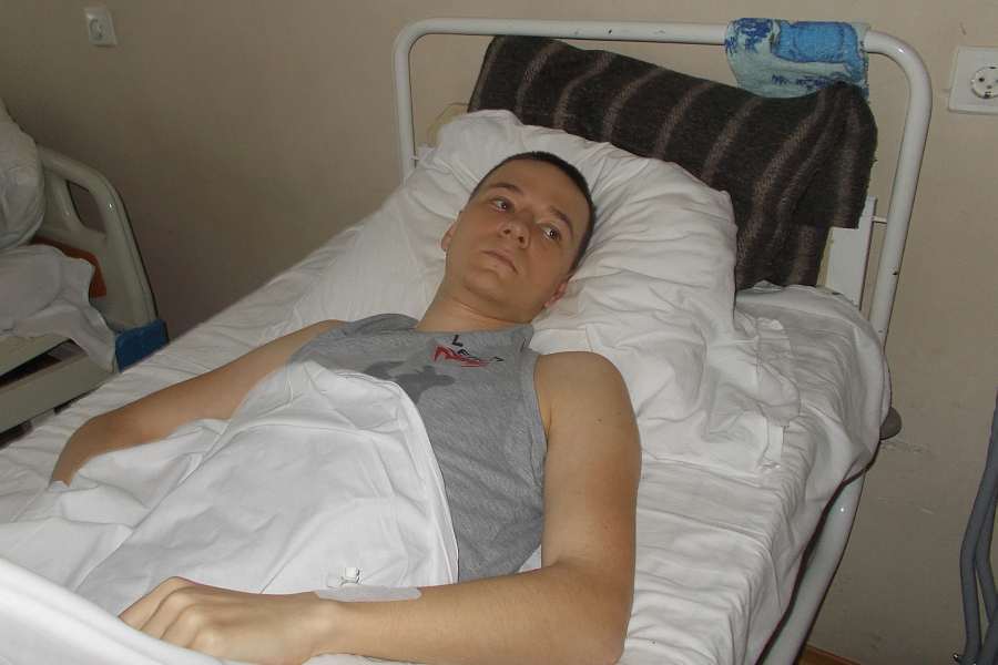 Поскользнулся, упал - в армию не попал 