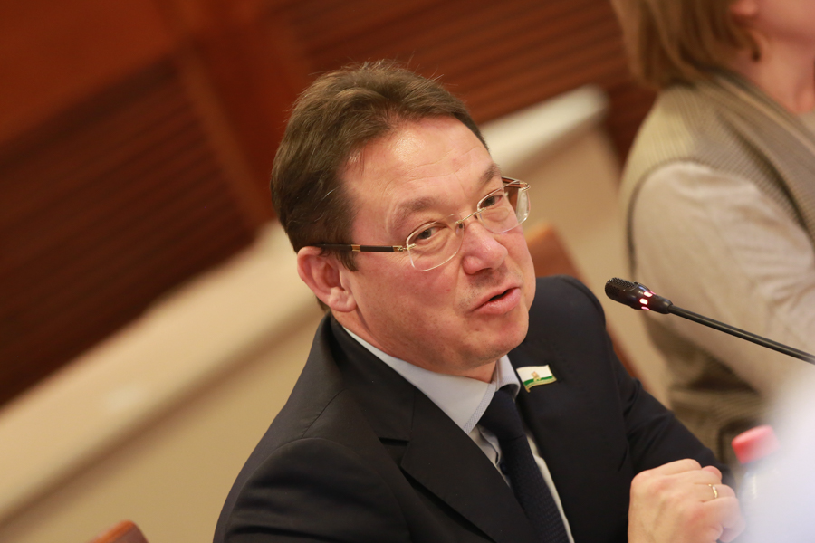 «И жили на эти деньги»: казанские единороссы вспомнили, как сдавали бутылки 