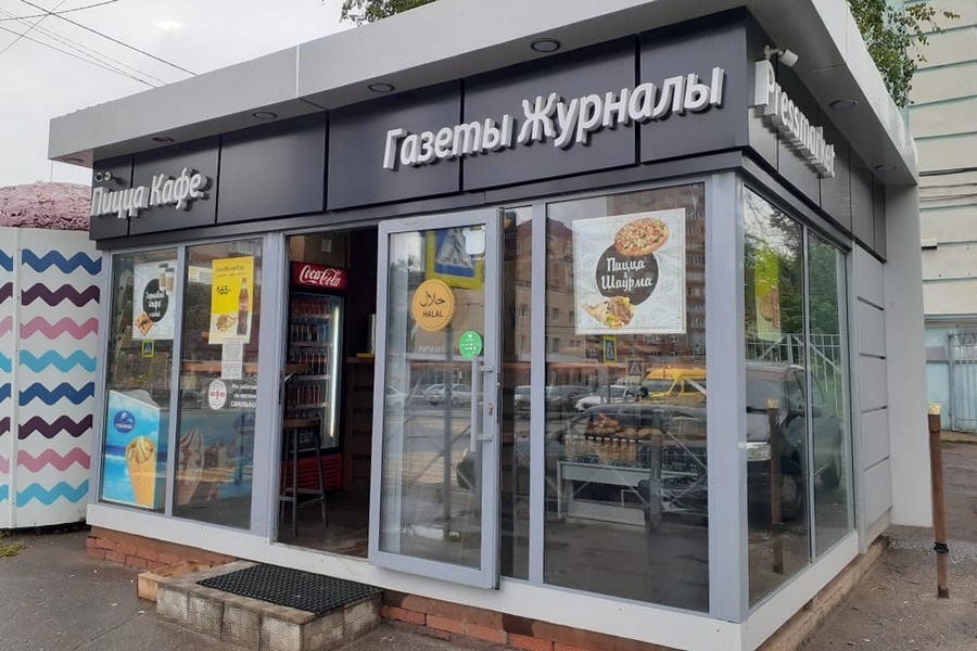 «Крыша» у них, наверное, серьезная»: казанцы больше года не могут добиться от властей сноса шаурмячной в своем дворе