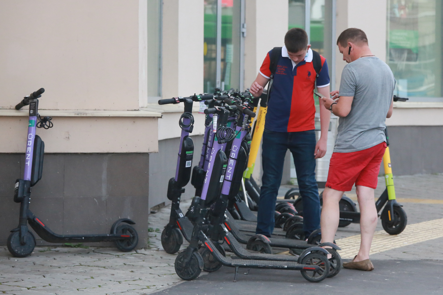 «Кому рассказываю - не верят!»: казанца хотят лишить водительских прав за пьяную езду на самокате