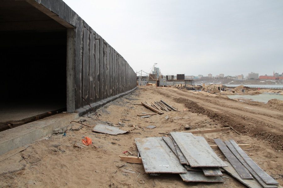 Куда ведет тоннель под мостом Миллениум