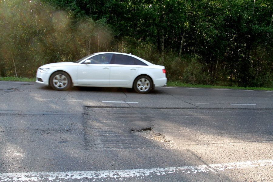 За ремонтом дорог не видно