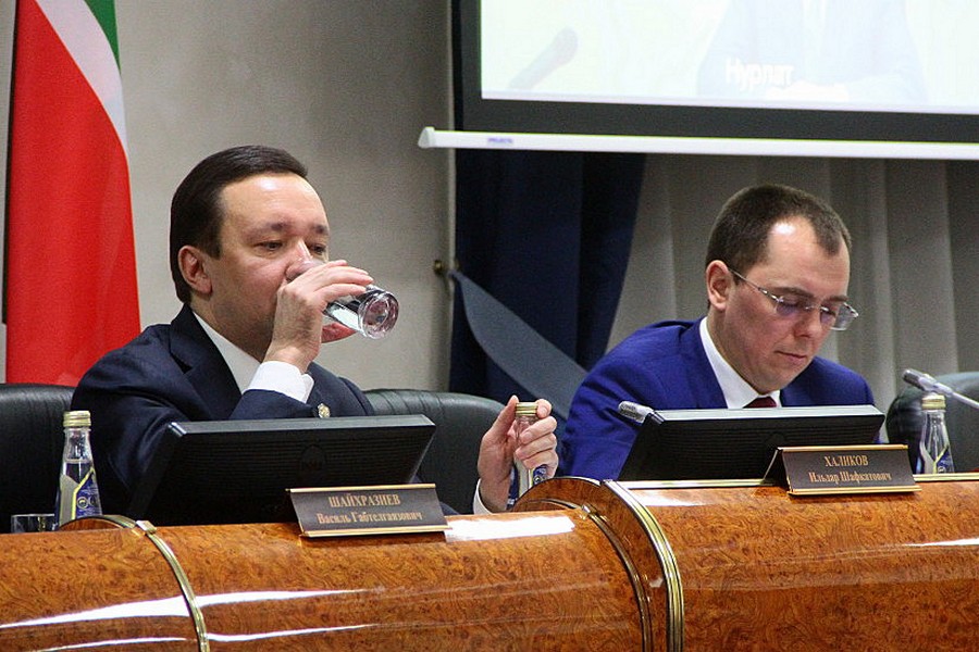 Ильдар Халиков на совещании «госалкогольки»: «Водку пить вредно»