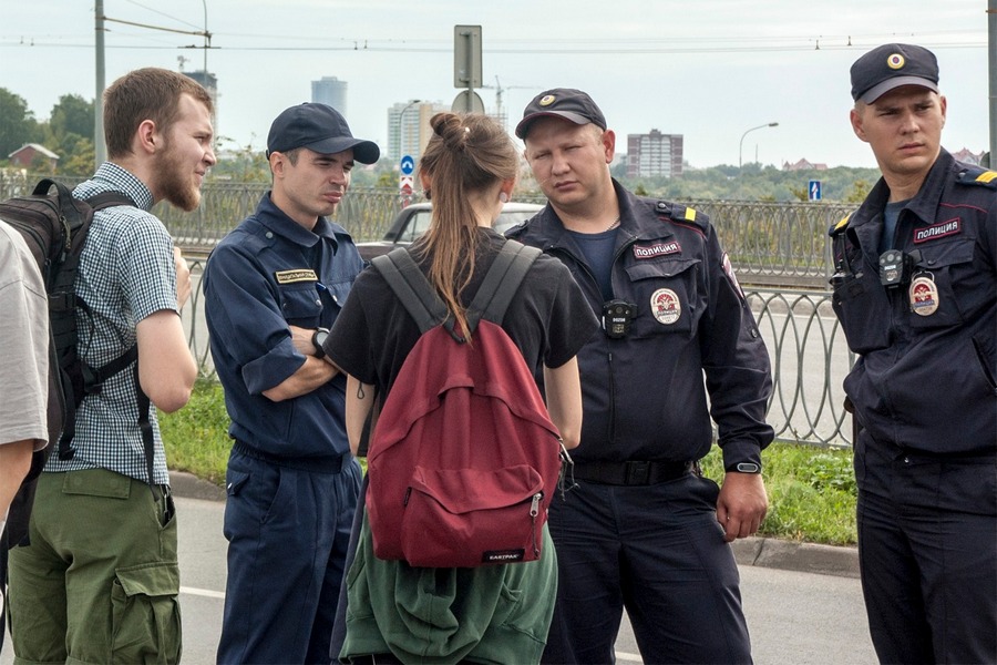 «Полицейские сказали, что им по этому делу звонили из Москвы»: в Казани экоактивистами занялись борцы с экстремистами  