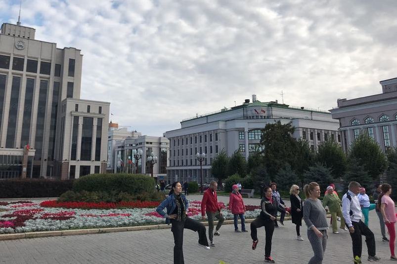 После утренней зарядки под окнами Кабмина РТ противницу МСЗ вызвали в полицию, а оттуда увезли на скорой