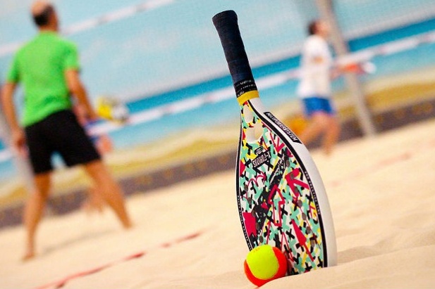 Пляжный теннис, «Крутушка» и пицца с яблоками