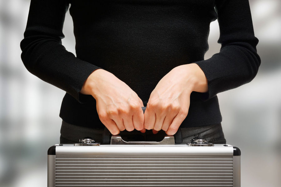 Кто из казанских чиновниц готов ходить на работу в черных колготках: госслужащим в России вынесли модный приговор