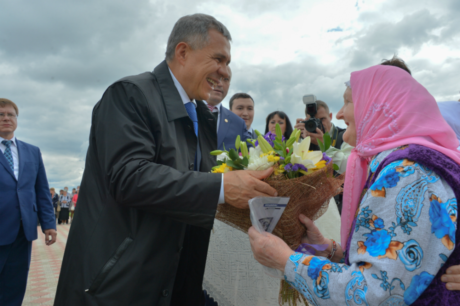 Отправит ли прокуратура в отпуск Минниханова?