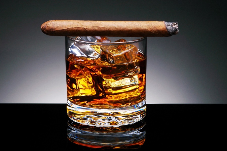 «Хотите жить культурно - поощряйте курение и алкоголизм, так, что ли?»