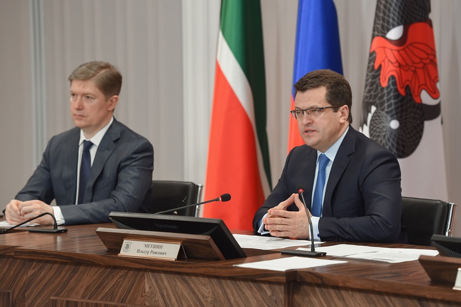 Ильсур Метшин послал чиновников... к бабушкам