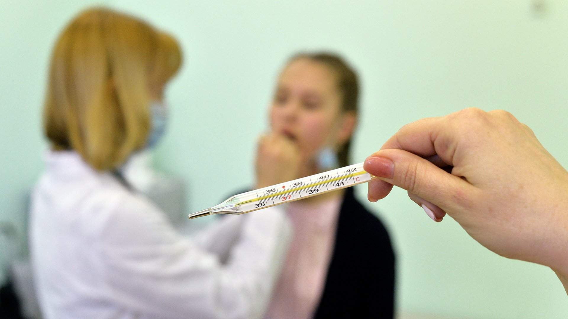 Поликлиники Казани перешли на усиленный режим из-за роста ОРВИ