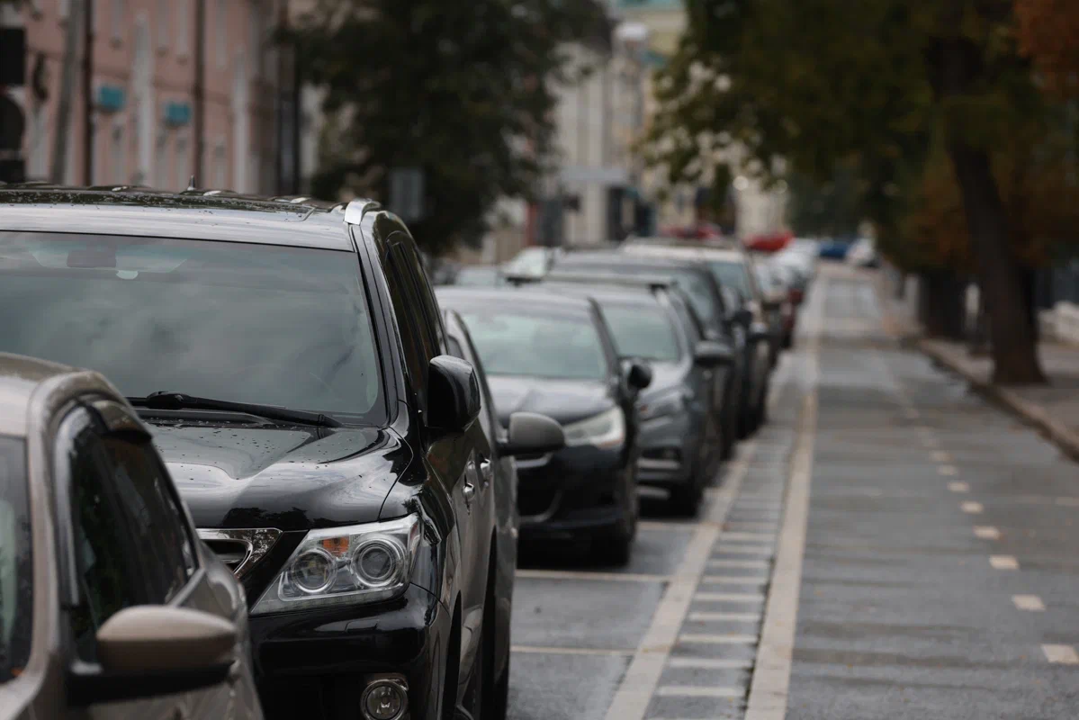 В Казани запретят парковку на одной из центральных улиц