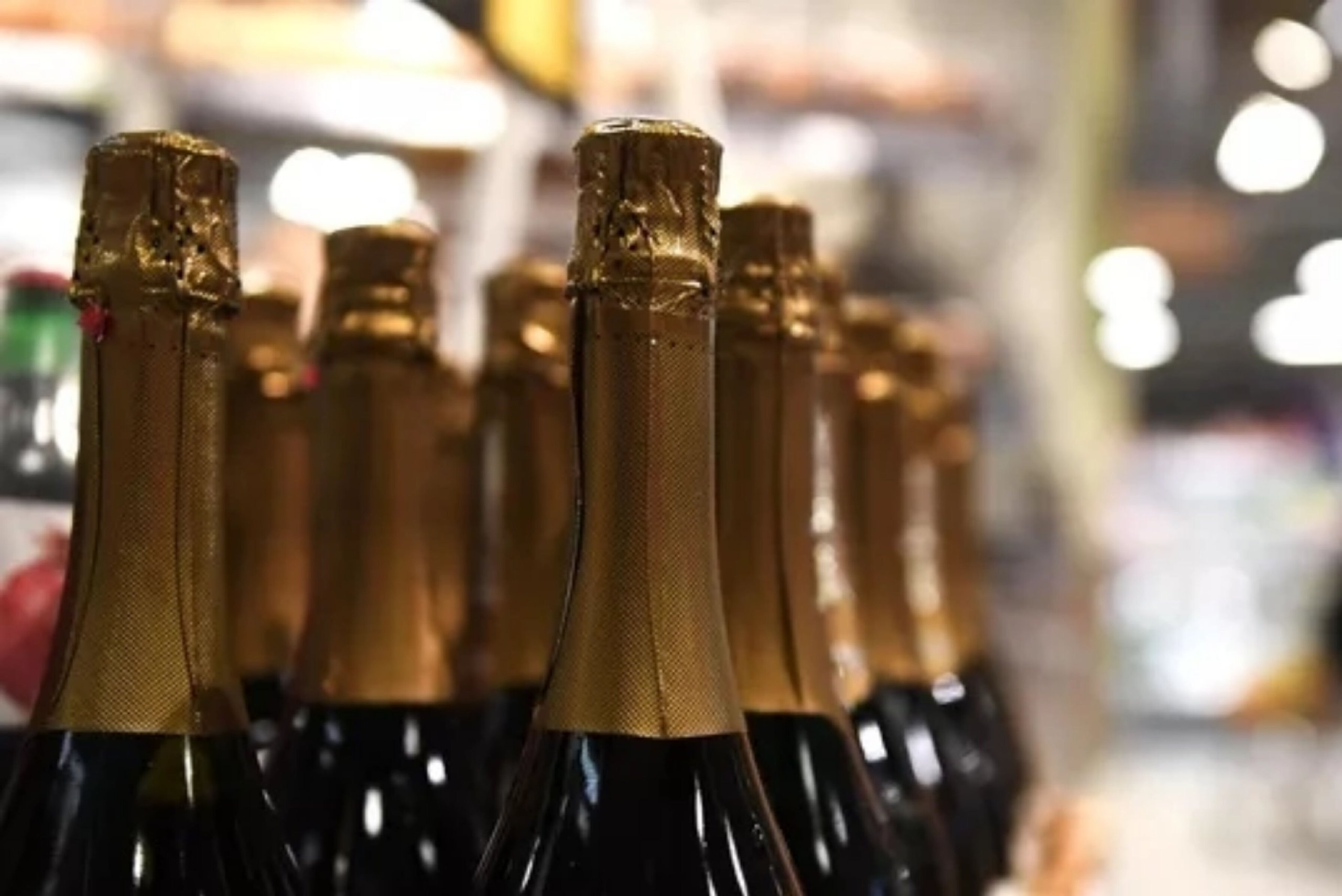 Диетологи объяснили, сколько алкоголя можно выпить в Новый год