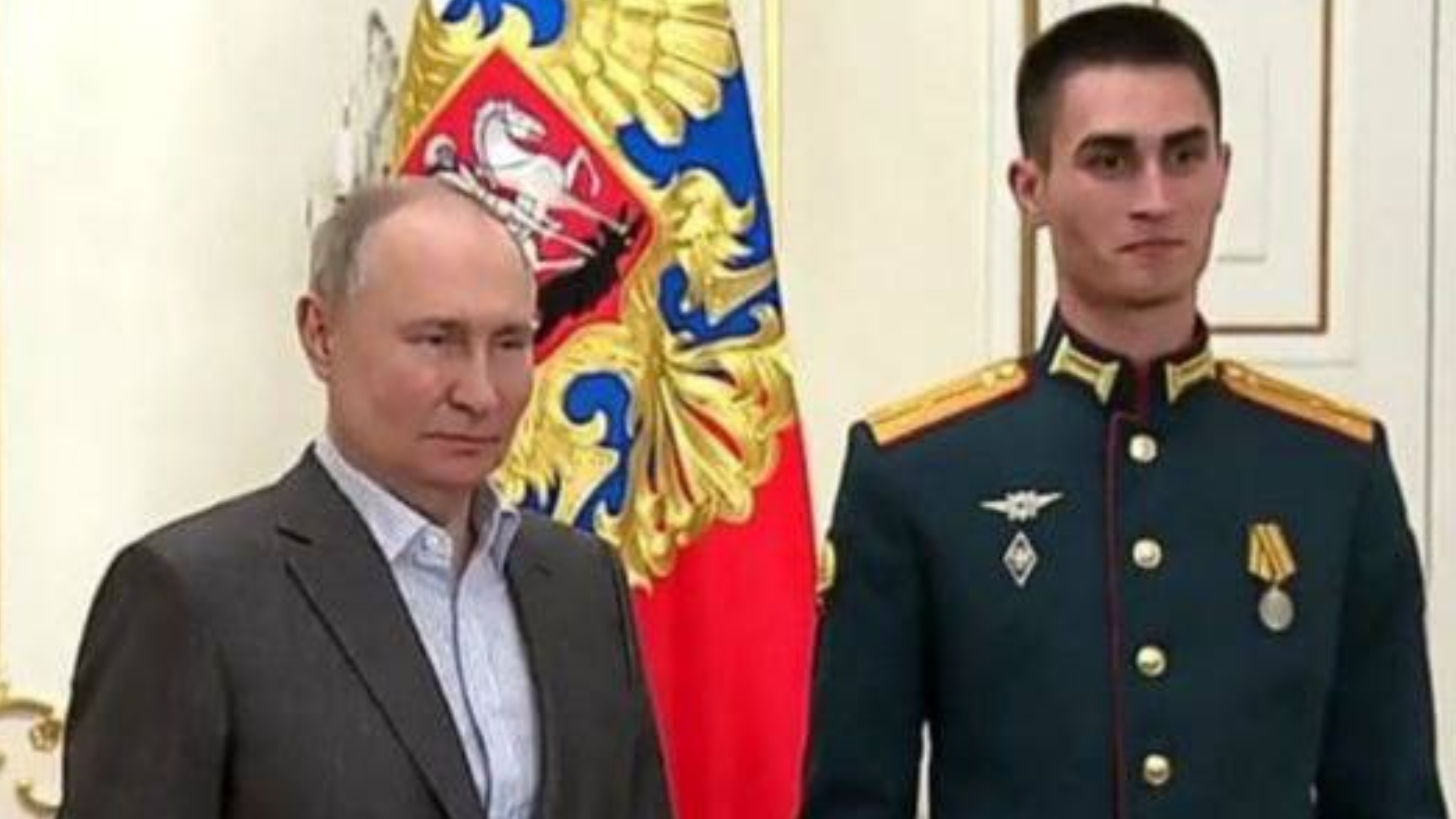 Путин вручил бойцу из Татарстана личное табельное оружие