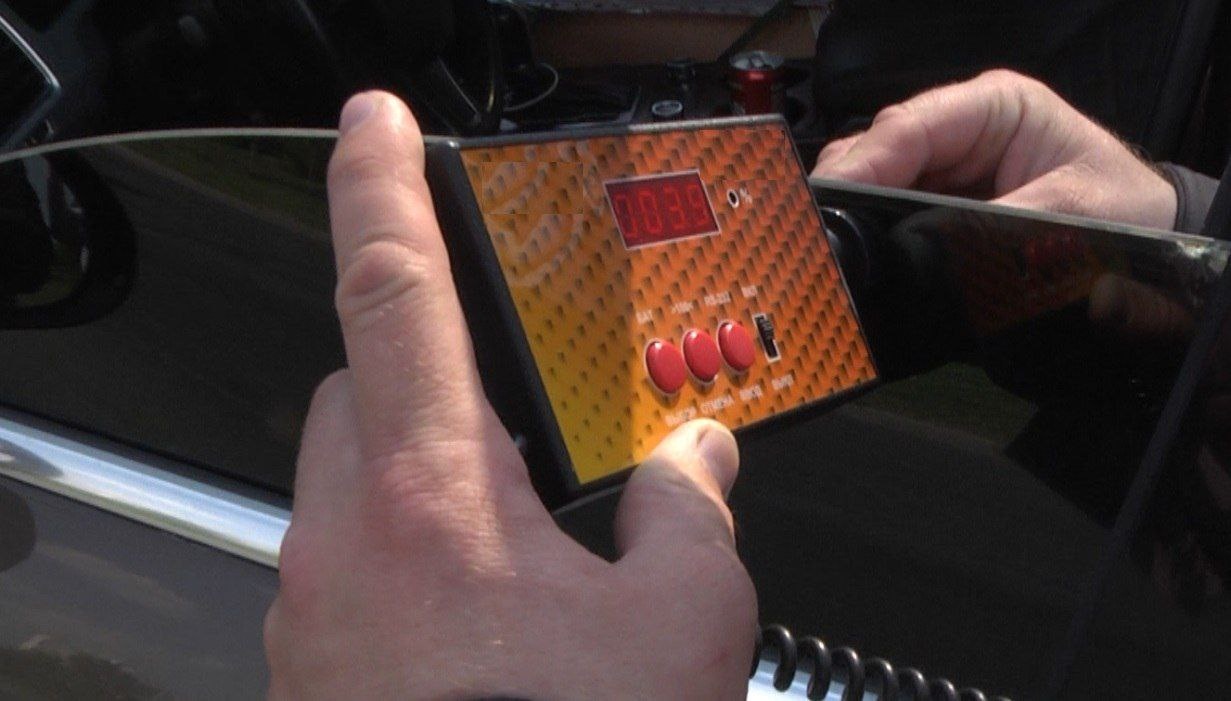 Татарстанца арестовали на трое суток за отказ снять тонировку на авто