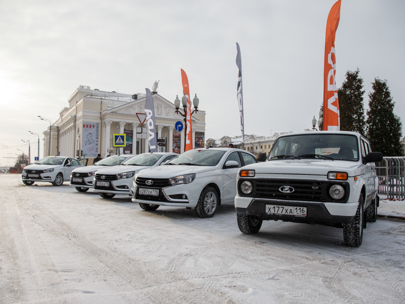 Свыше 100 тысяч автомобилей Lada хотят поставить госслужащим