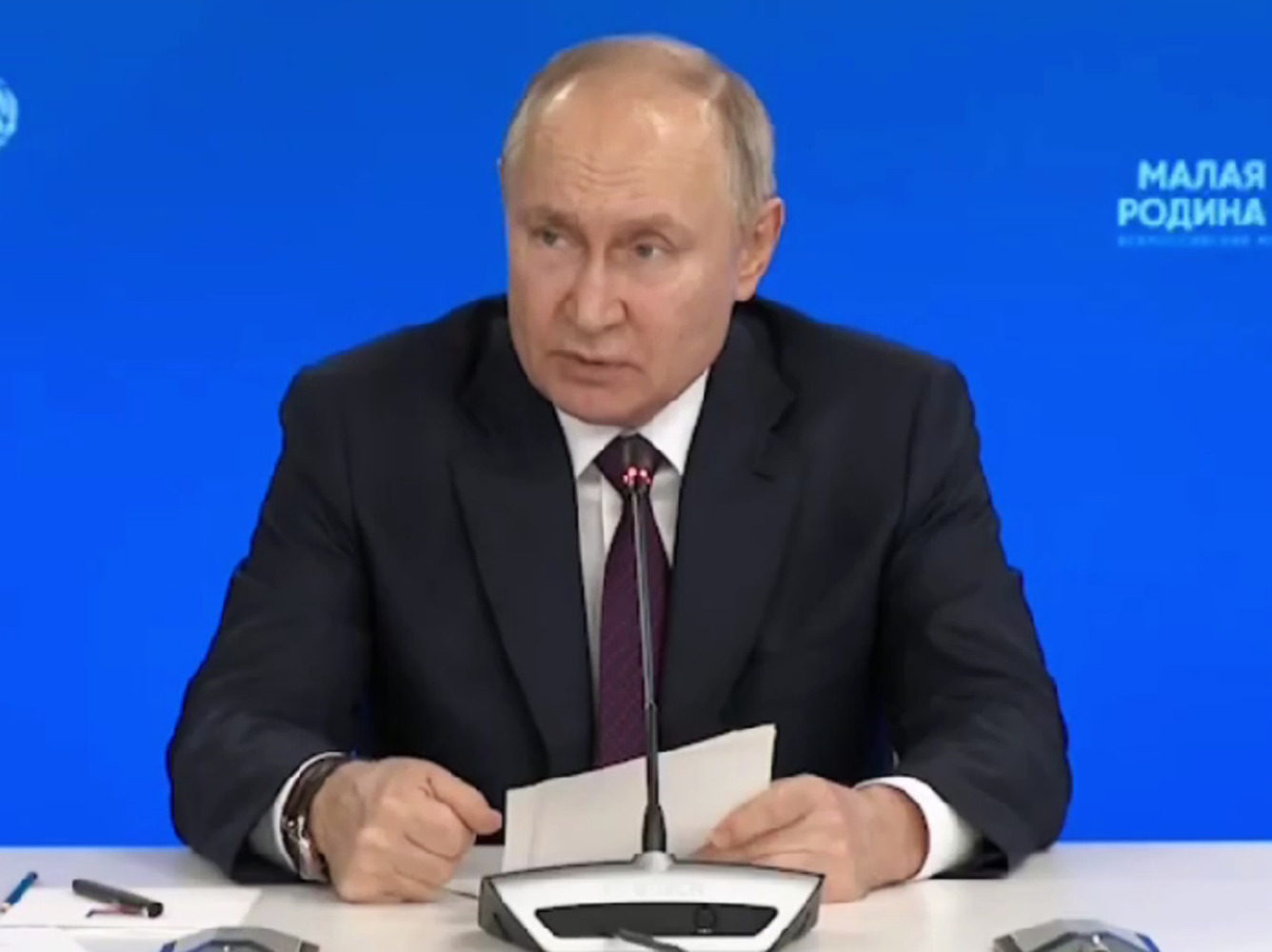 Путин ответил на реплику с прямой линии об отказе голосовать за него
