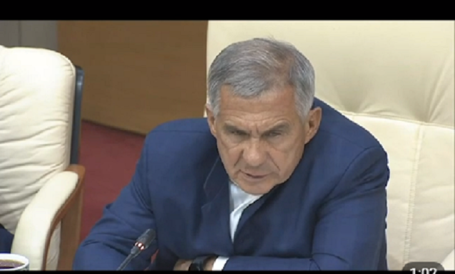 Минниханов поручил решить вопрос с собственниками сетей