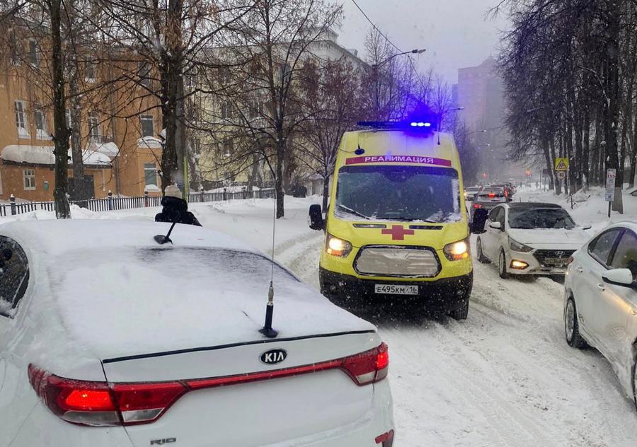 Приставы задержали водителя такси в Казани, сбившего двух студенток