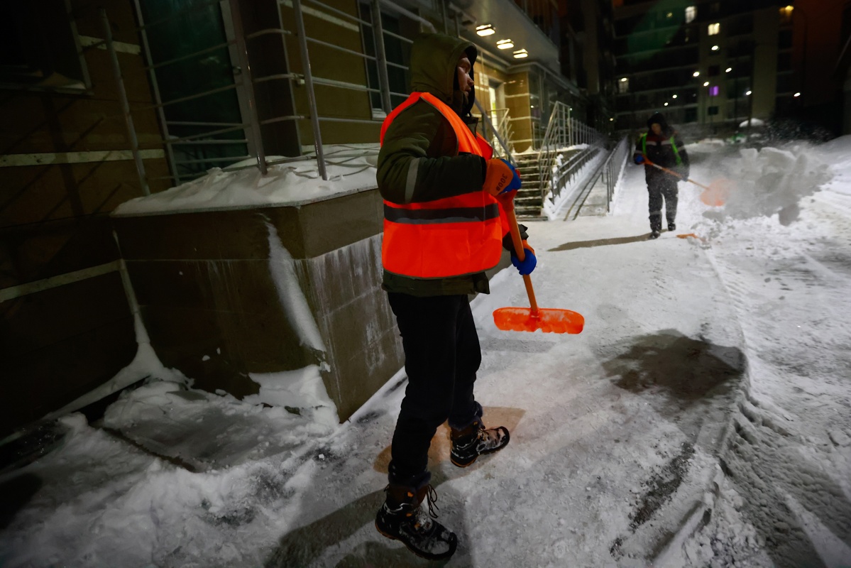 Минниханов поблагодарил коммунальщиков за борьбу со снегом