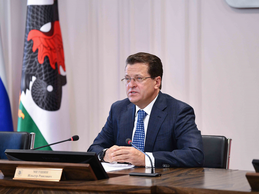 Метшин предложил привлекать к расчистке снега старшеклассников