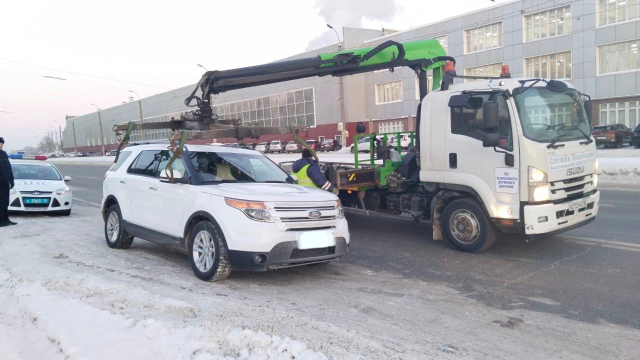 Автоинспектора Казани наказали за незаконную эвакуацию автомобиля