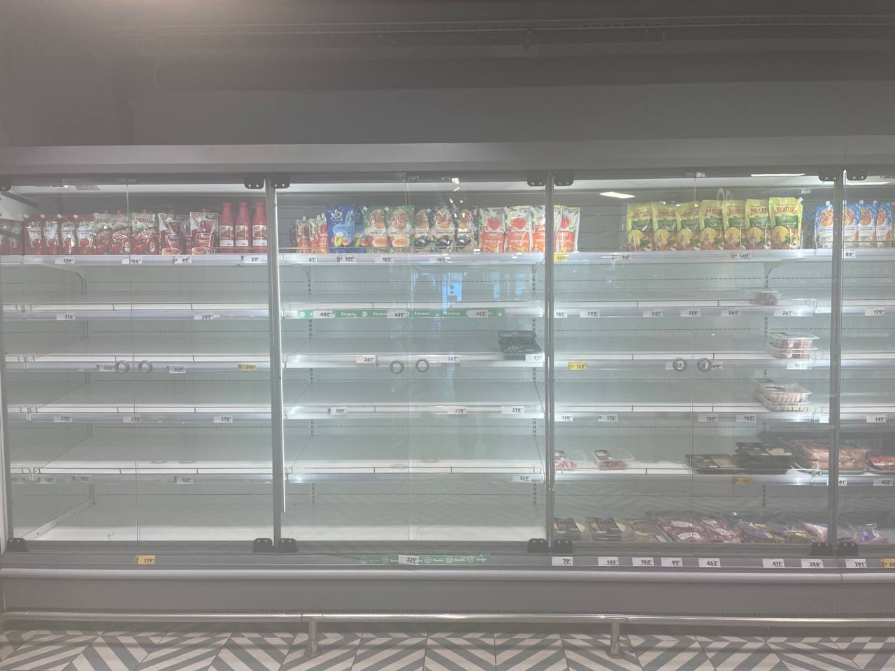 Пустые полки в магазинах Казани заполнят в течение дня