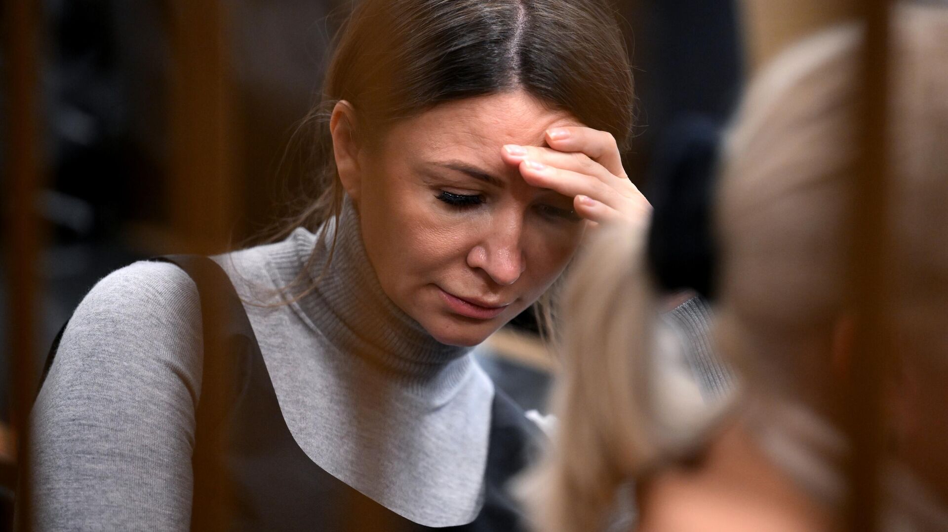 Суд продлил арест имущества и денег Блиновской и её родственников