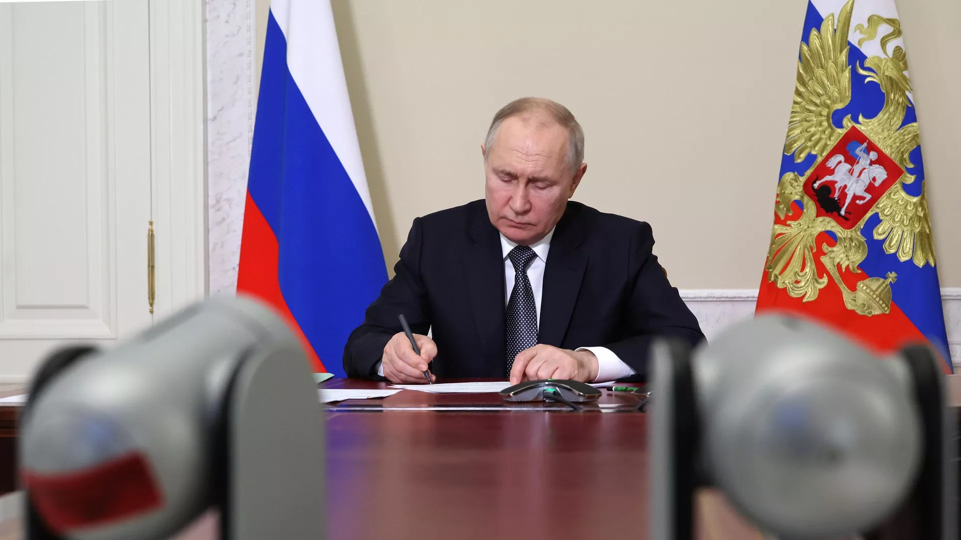 Путин заявил о создании свыше полумиллиона рабочих мест в ВПК