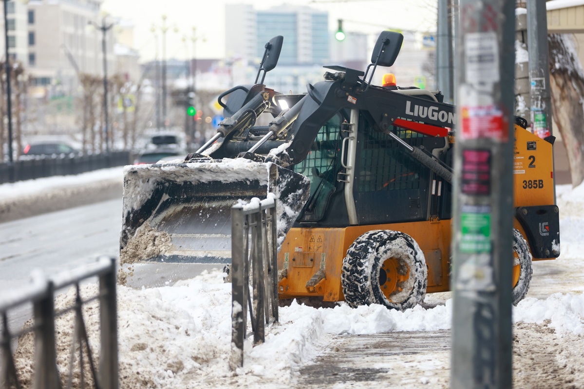 Власти Казани обратятся в правительство за новой снегоуборочной техникой
