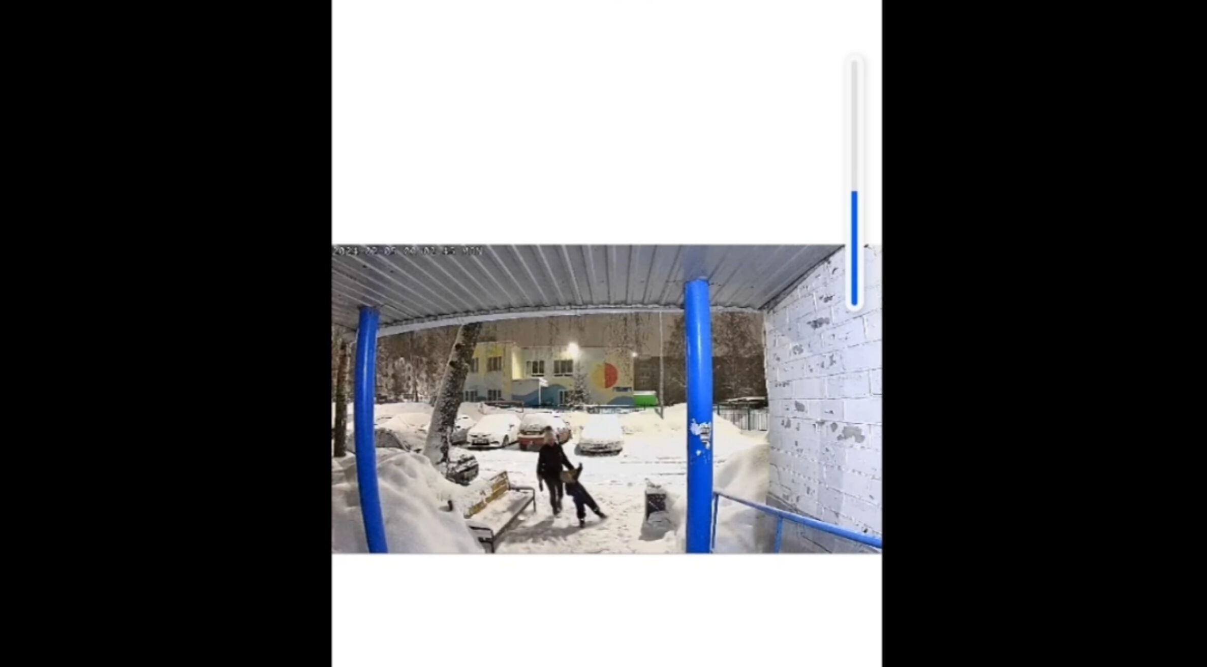 1992 год последствия митинга крымских татар. кадр с камеры наблюдения. драка военных. избили татар. 90 годы казань драки.