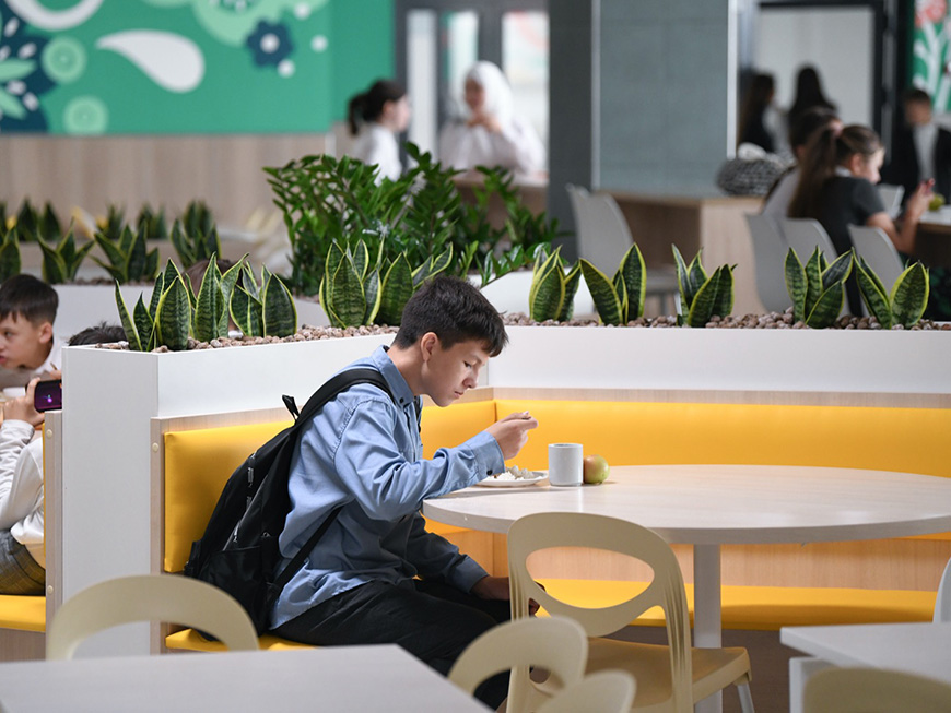 В школах двух районов Казани отремонтируют столовые и спортзалы